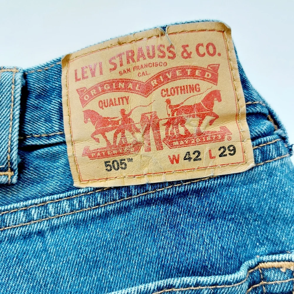 Medium Wash Levi's 100% Cotton 505 Jeans 42/29 Straight Leg‎